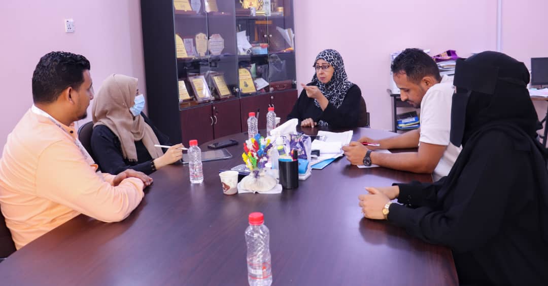 البرنامج الوطني للإمداد الدوائي بعدن يبحث مع منظمة يمن آيد اوجه التعاون المشترك